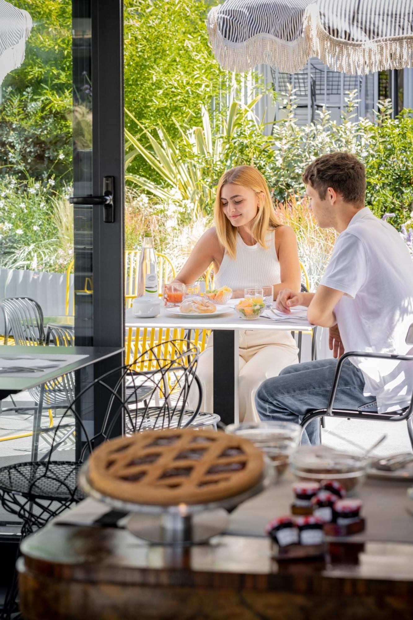 Hotel Priori Secret Garden Перуджа Экстерьер фото