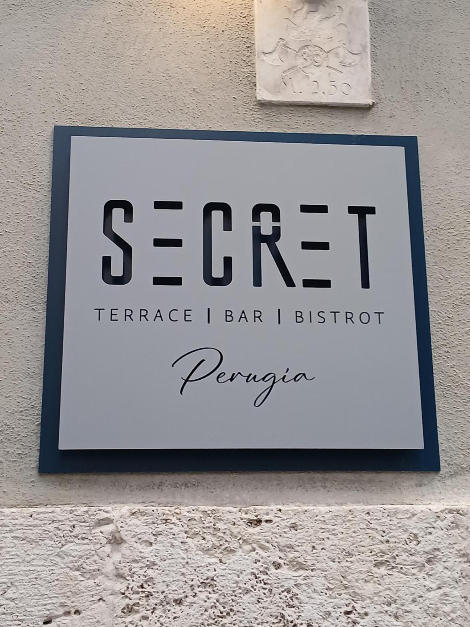 Hotel Priori Secret Garden Перуджа Экстерьер фото