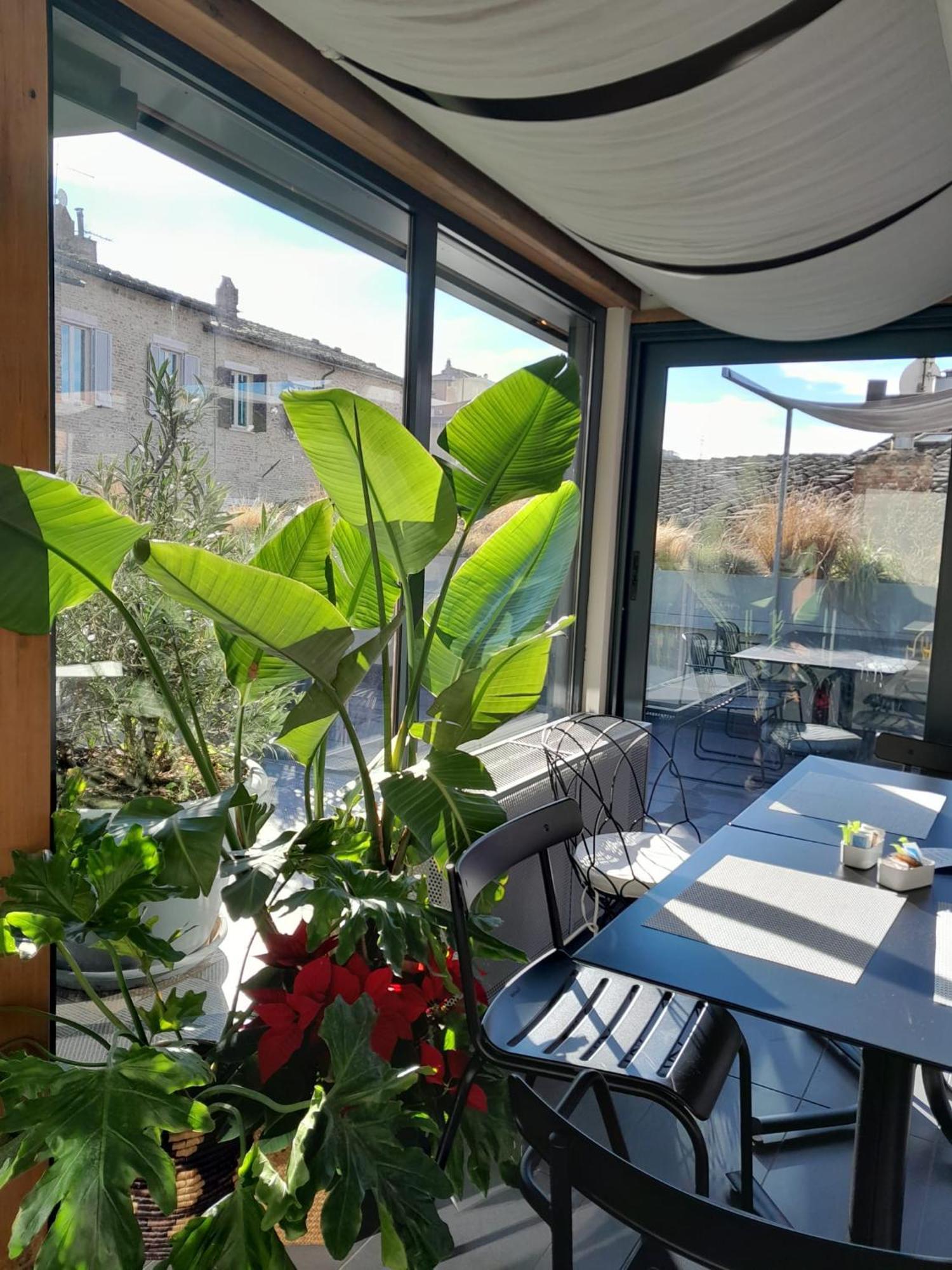 Hotel Priori Secret Garden Перуджа Экстерьер фото